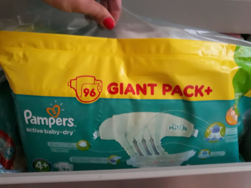 pampers grafika