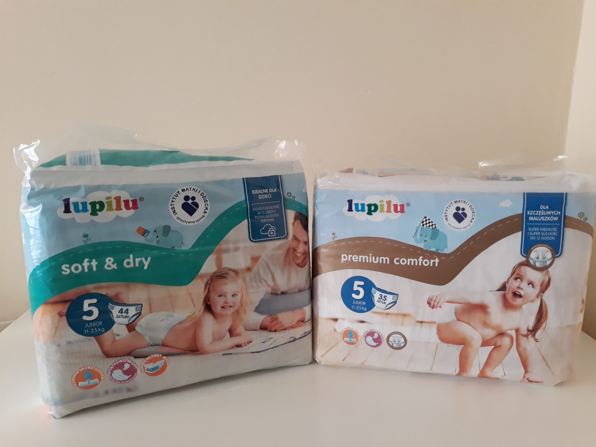 różnica między pampers active baby a premium care