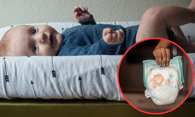 po co jest tylna naklejka na pieluchomajtkach pampers